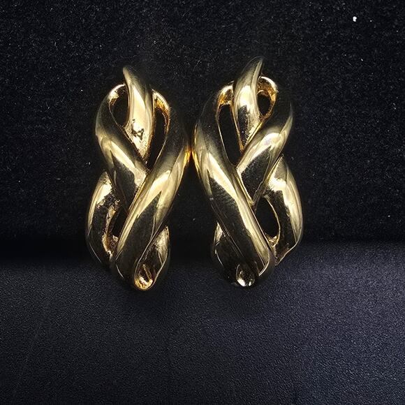 Monet Gold Tone Twisted Clip On Earrings Vintage Costume Jewelry - Picture 5 of 7